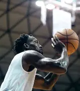 星空体育官网-快船队教练因球队处境困难遇到挑战怎么办